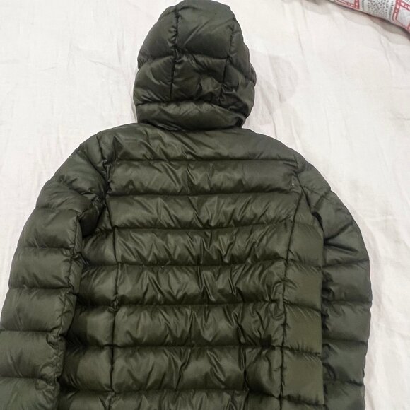 Aritzia Little Puff Size XS, color: Pine Forest Green - Picture 3 of 5